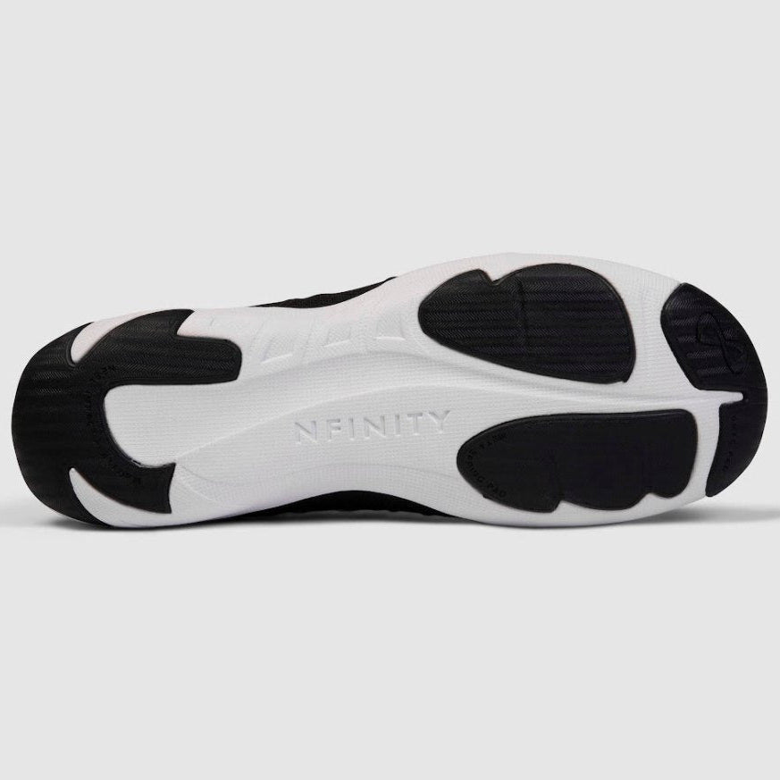 Nfinity Flyte cheer shoe in black, outsole