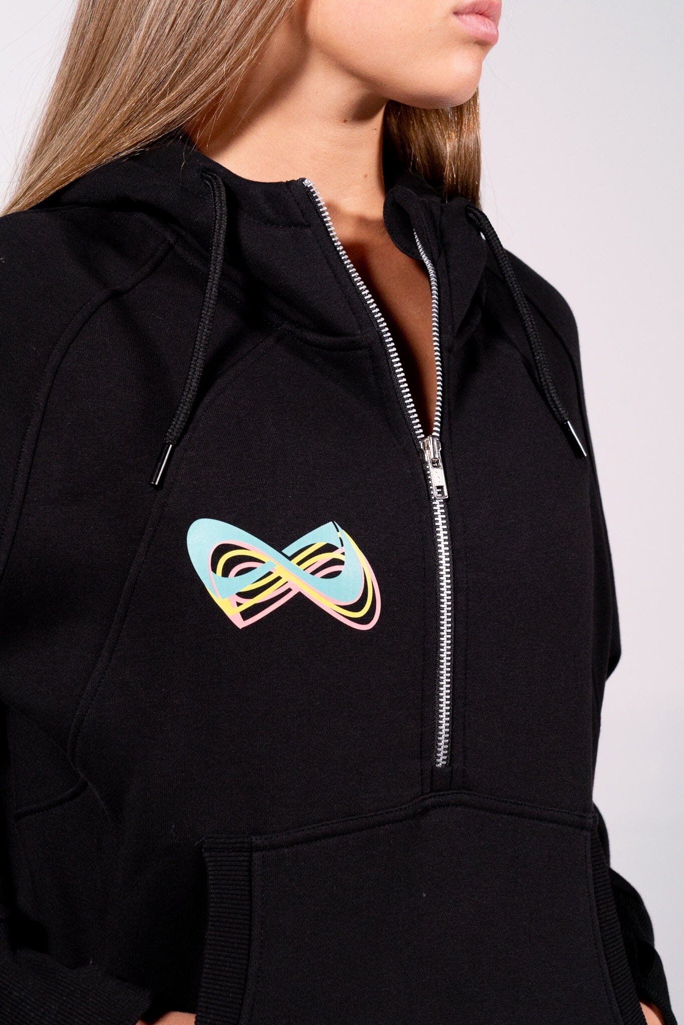 ALPHA CROP 1/4 ZIP HOODIE - Nfinity - Outerwear