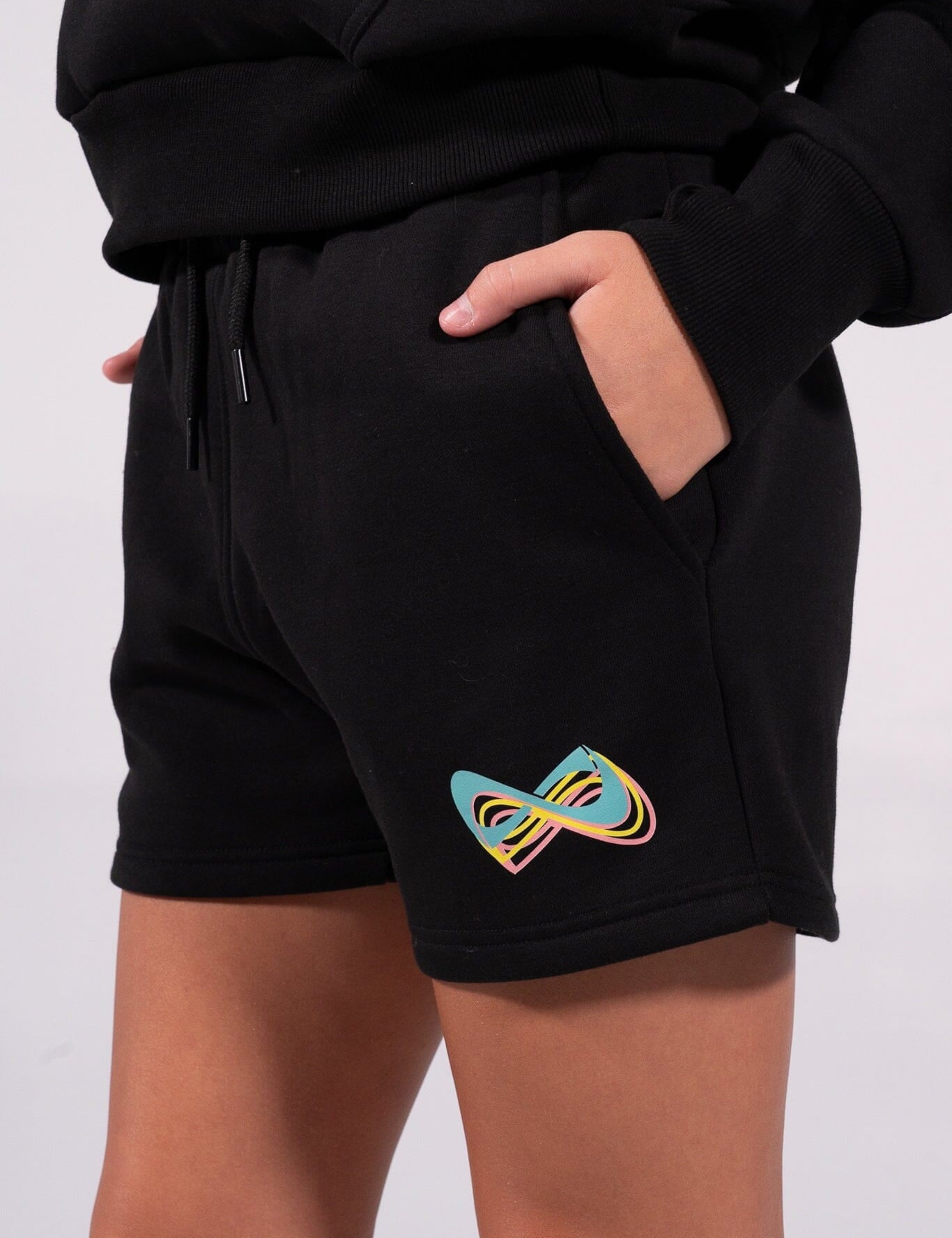 ALPHA SWEATSHORT - Nfinity -