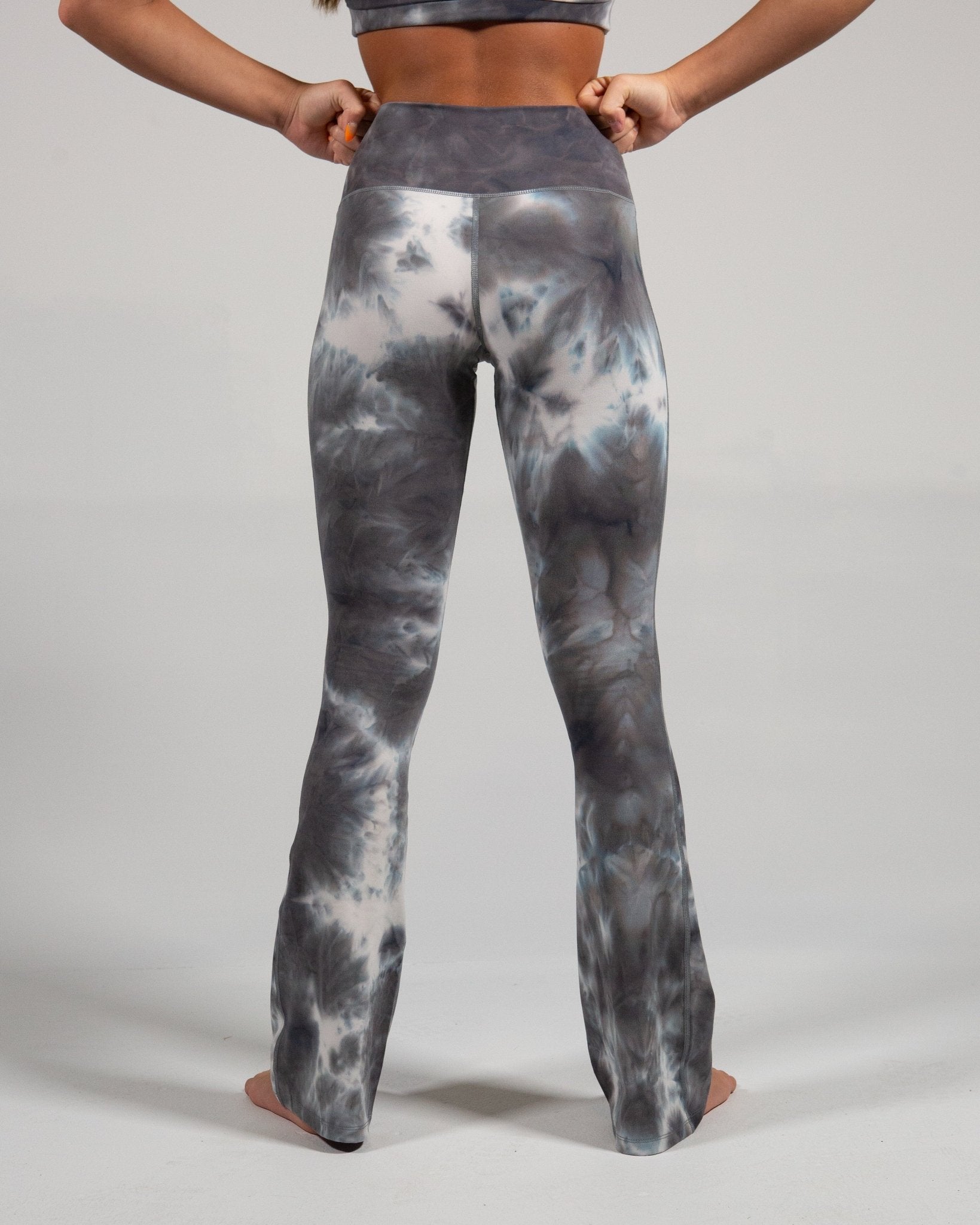 NFINITY FLARED TIE DYE LEGGING - Nfinity - Leggings